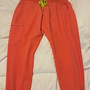 Figs Hot Coral Zamora joggers size large